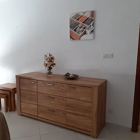 The Lighthouse アパート *